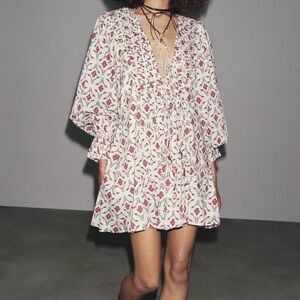 BRAND NEW ZARA White Floral V-Neck Mini Dress with Bell Sleeves
